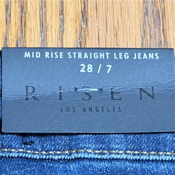 NWT Risen Mid Rise Straight Leg Jeans Size 7/28 Raw Hem - Picture 3 of 6
